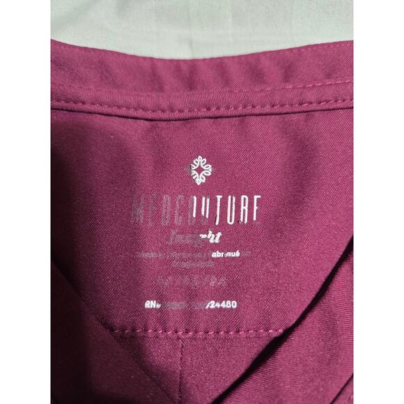 Medcouture medium plum scrub top with pockets - Picture 5 of 9
